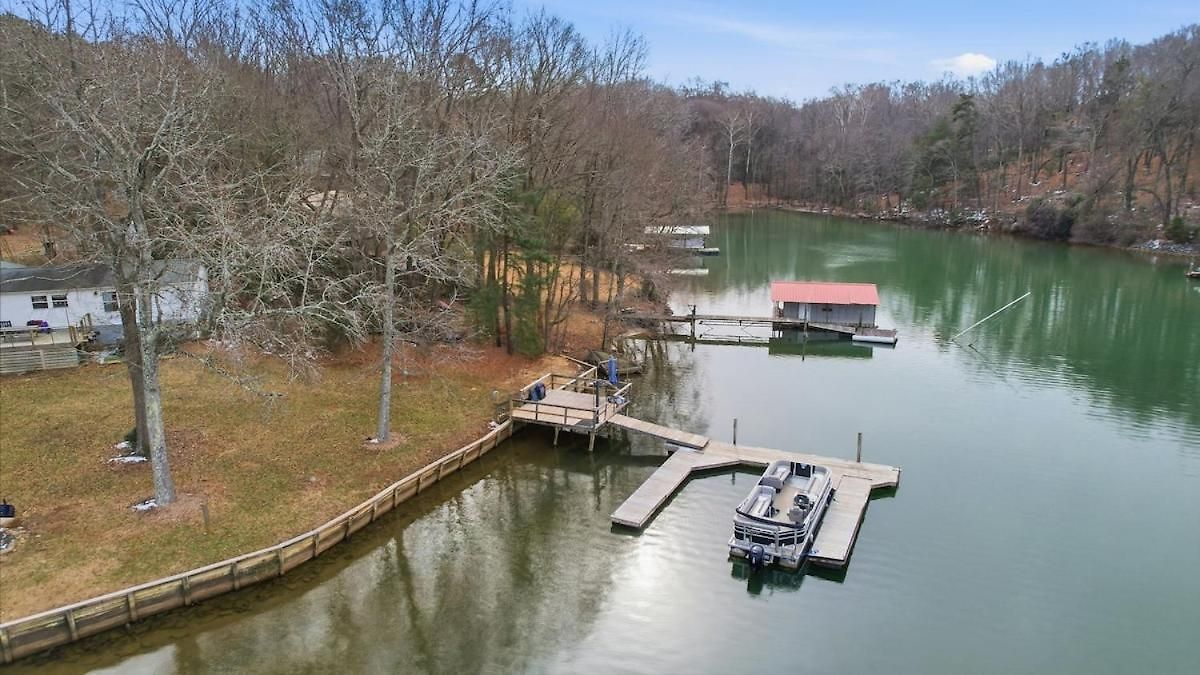 Castaway Cove 5 Bed Retreat Fire Pit Hot Tub! * Charlotte