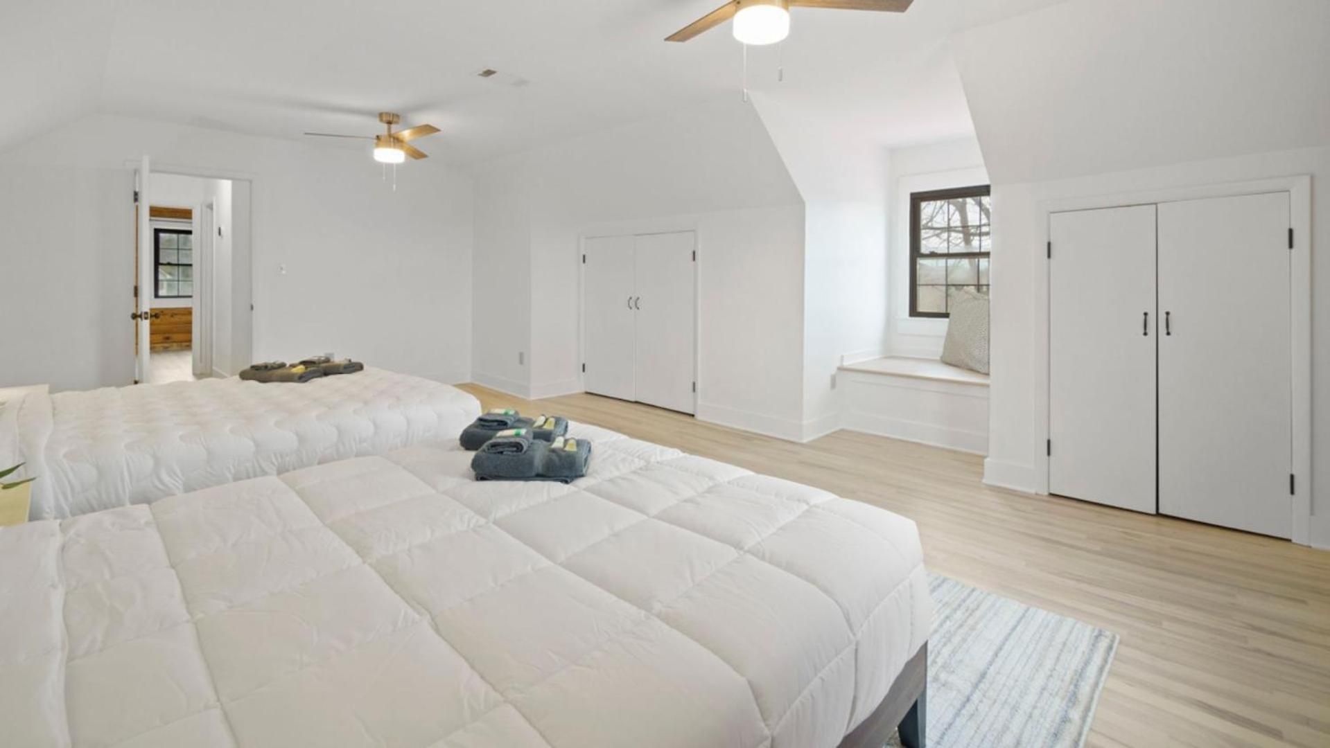 Renovated 5br/3ba W/ Rec Holiday home *