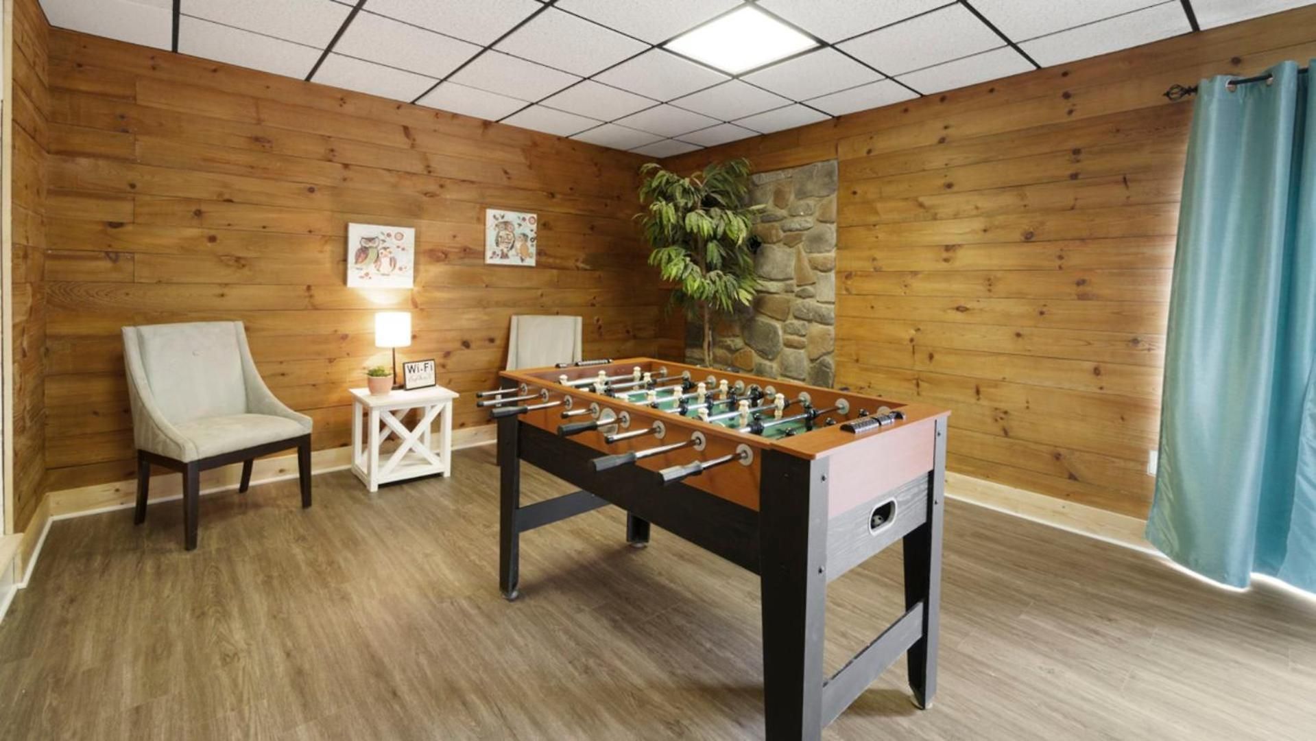 Renovated 5br/3ba W/ Rec *