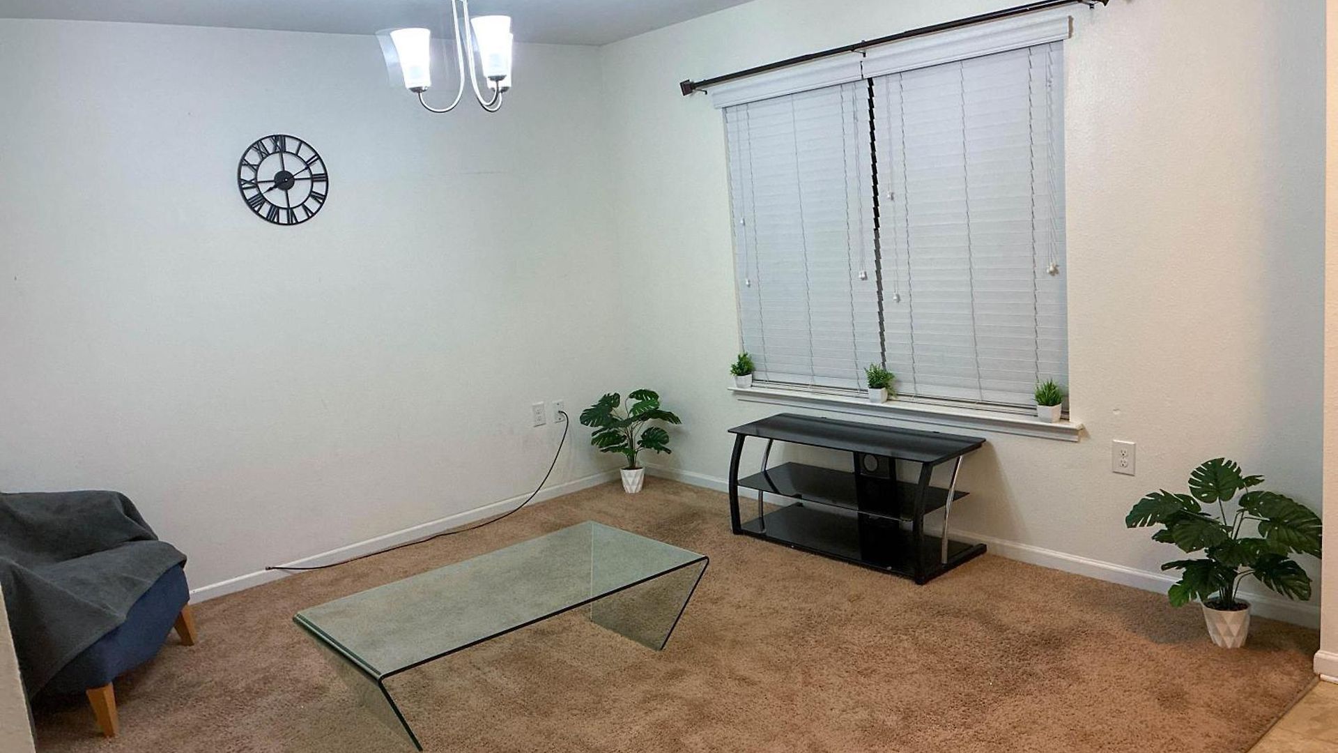 Modern 4 Bedroom Near Uptown Holiday home
