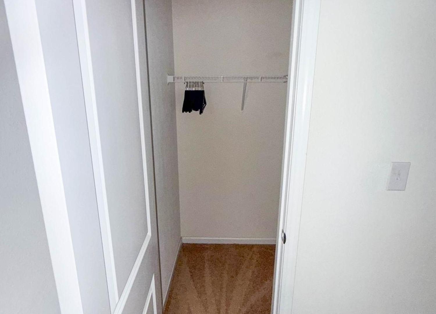 Modern 4 Bedroom Near Uptown *