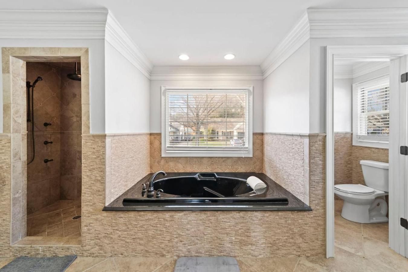 Rest And Rally Retreat 5br