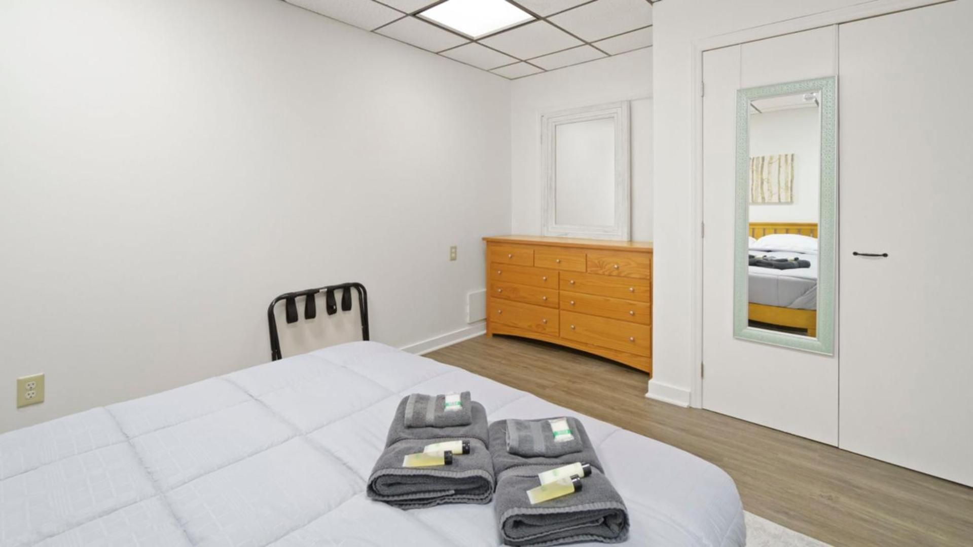Renovated 5br/3ba W/ Rec Holiday home