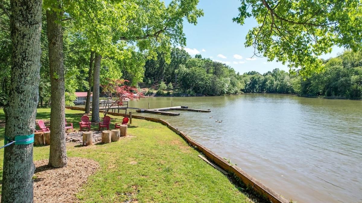 Castaway Cove 5 Bed Retreat Fire Pit Hot Tub!