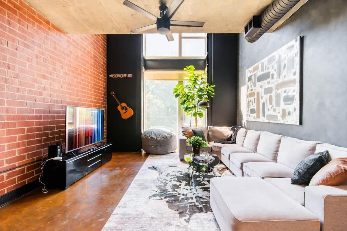 Obsidian 20ft Glass Sauna & Free Parking *