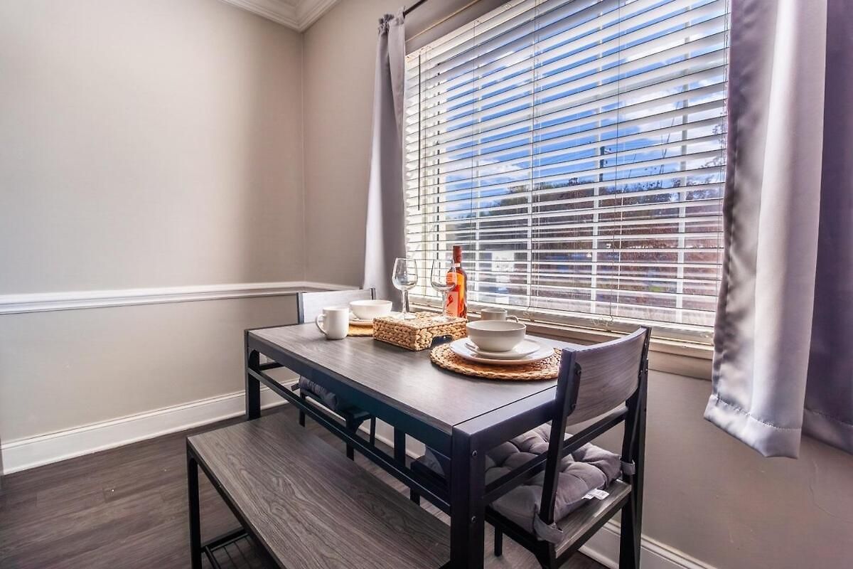Quaint Mins To Atrium Health & Panthers Stadium Apartment