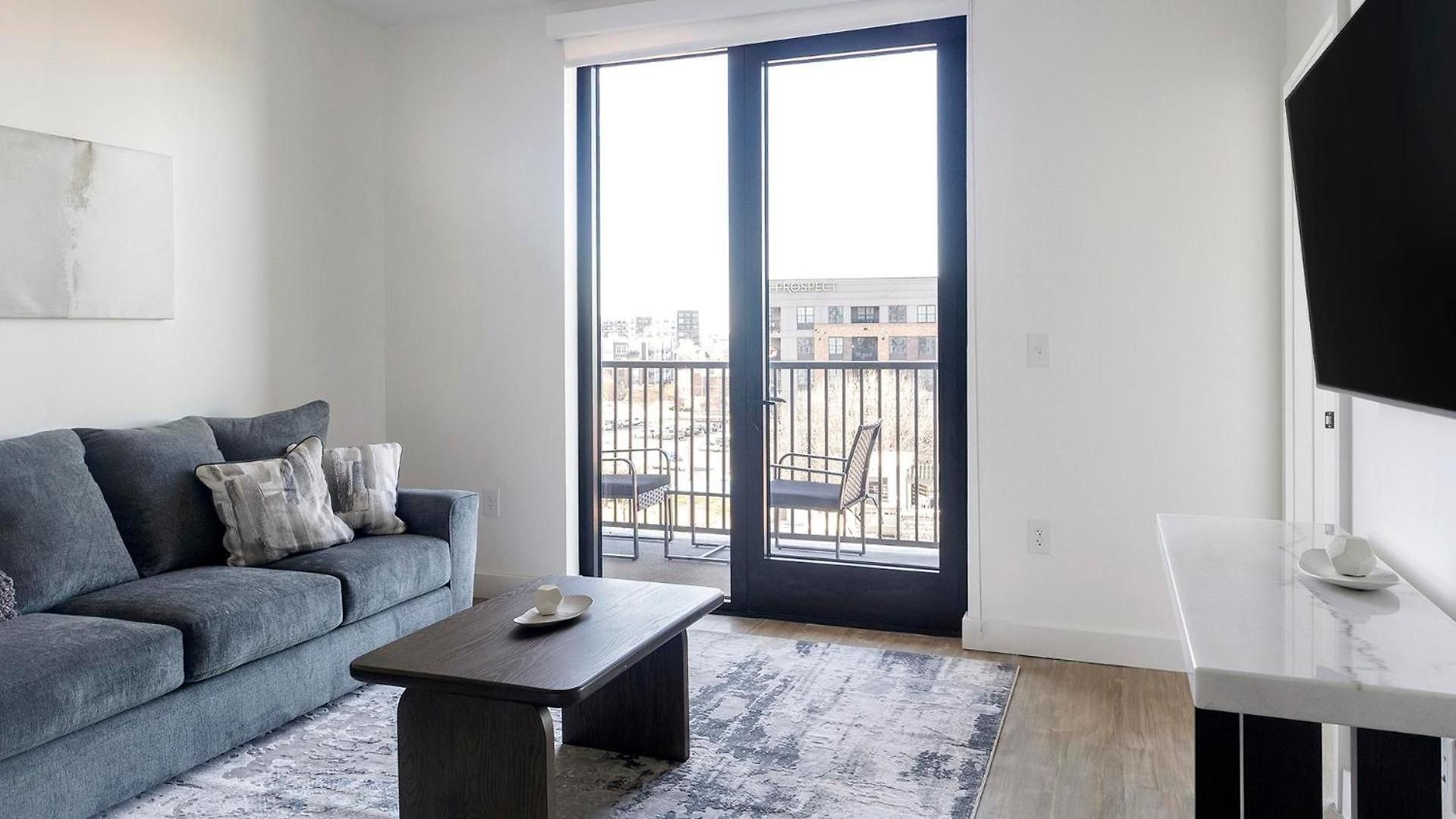 Apartment Landing - Bond On Mint Charlotte