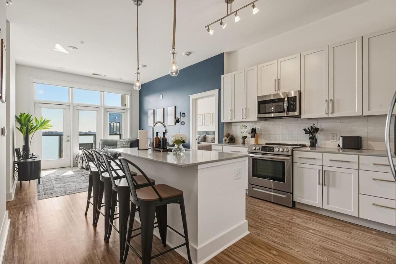 Blue Haven - Pool, Views, Free Parking * Charlotte