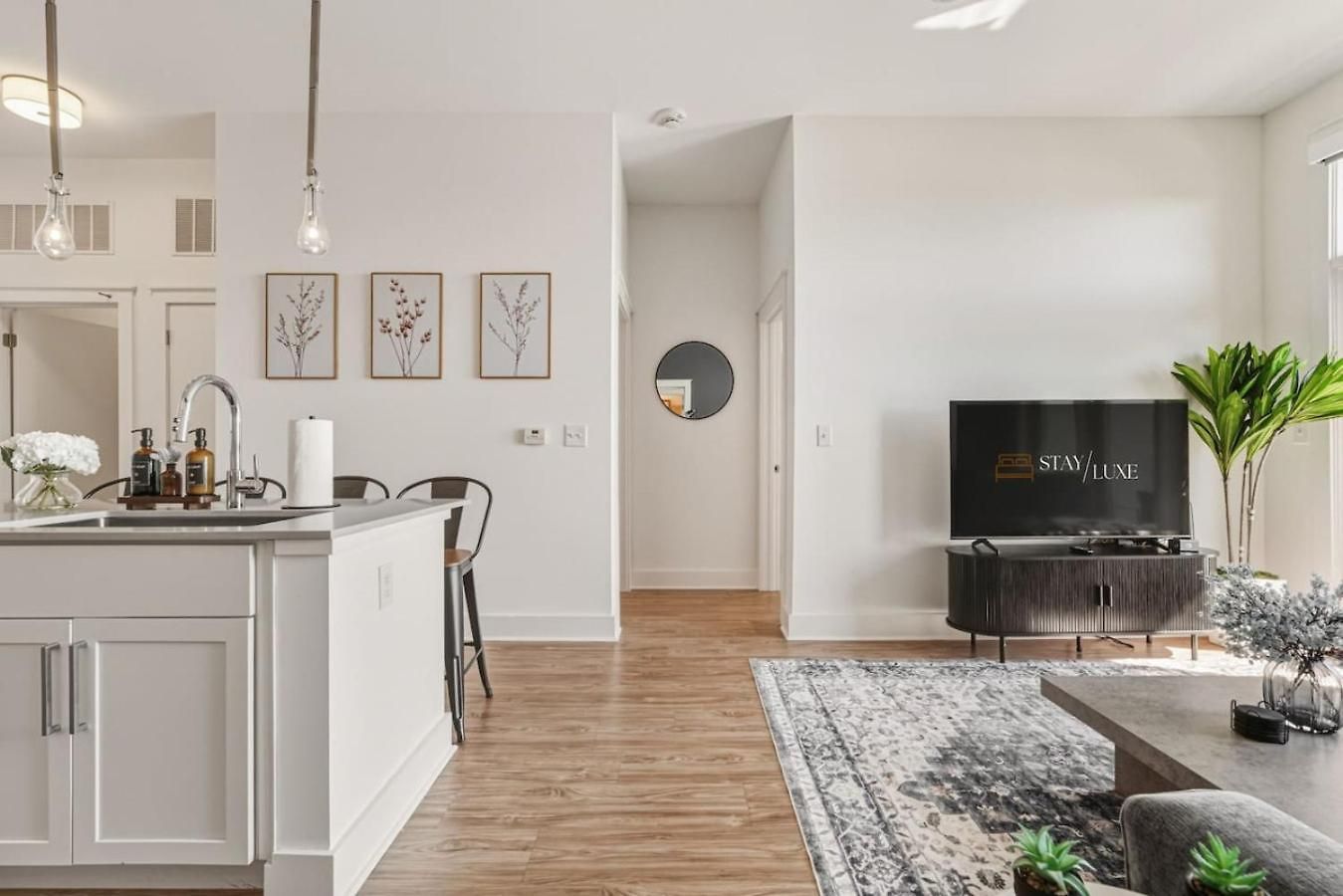 Blue Haven - Pool, Views, Free Parking Apartment Charlotte