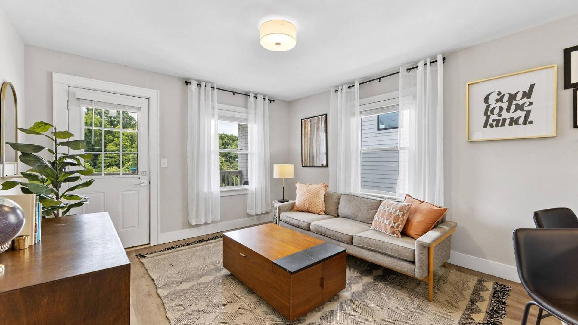 Optimist Abode 4: <7min To Noda-midwood-uptown Apartment