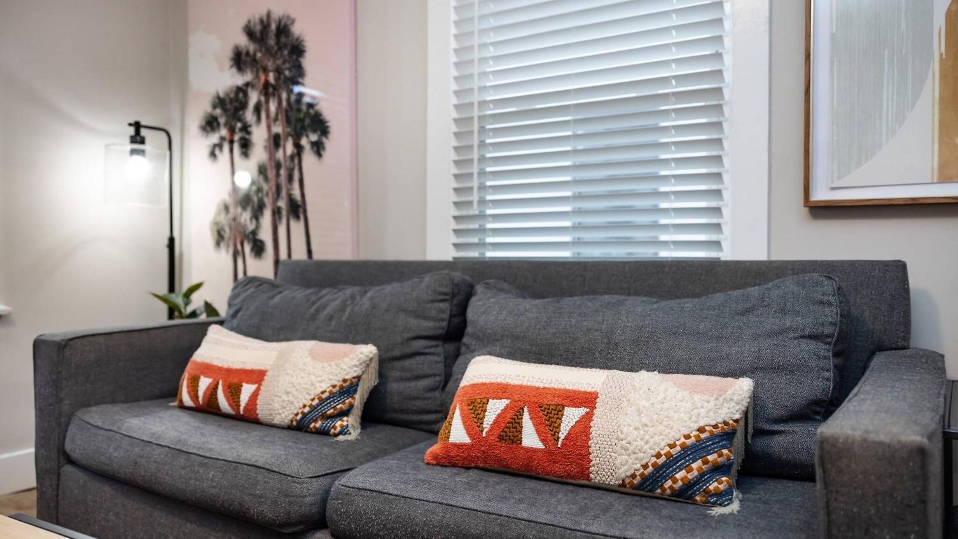 Optimist Abode 2: <7min To Noda-midwood-uptown *