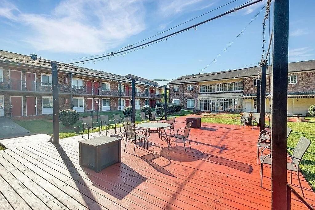 Apartment Quaint Mins To Atrium Health & Panthers Stadium