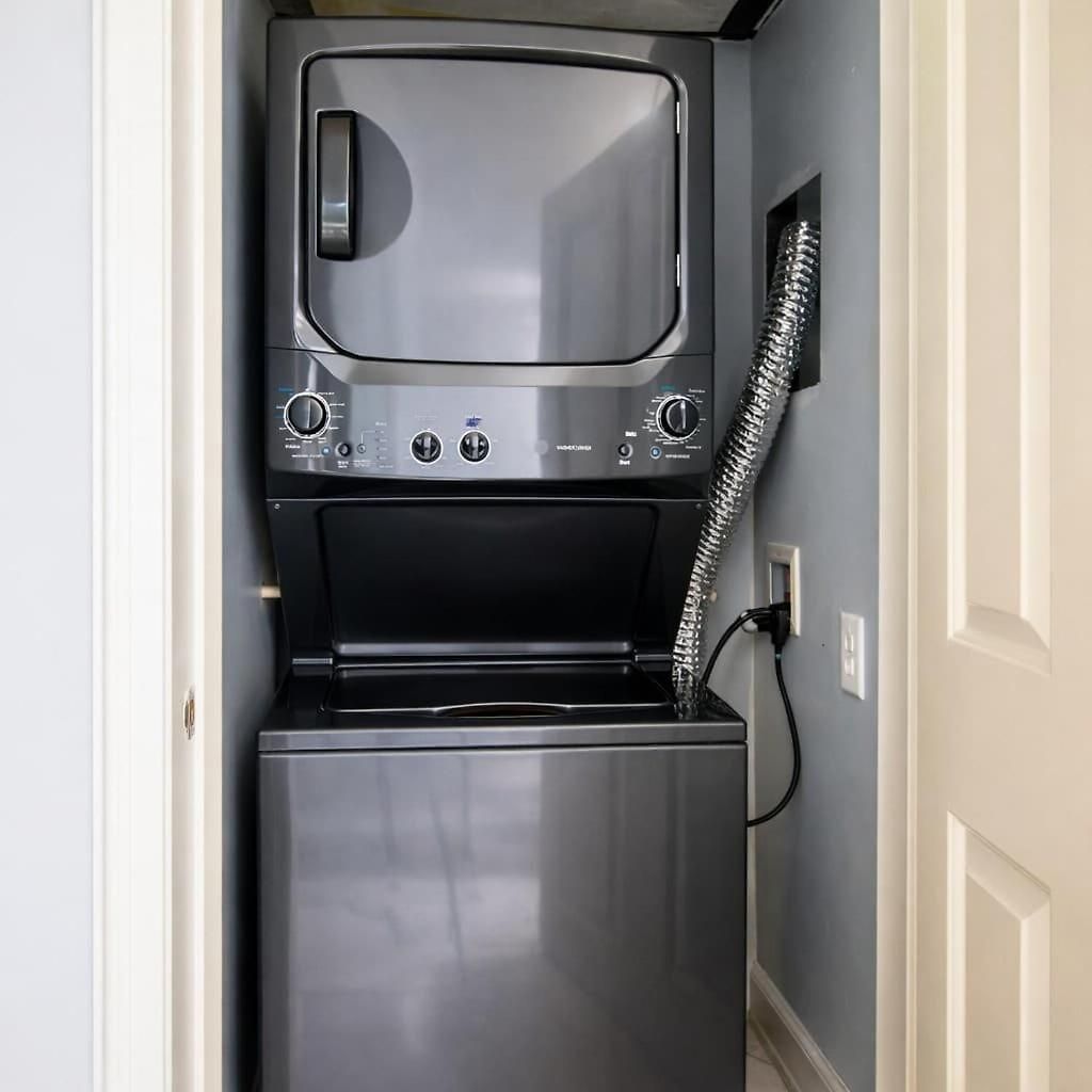 Obsidian 20ft Glass Sauna & Free Parking Apartment