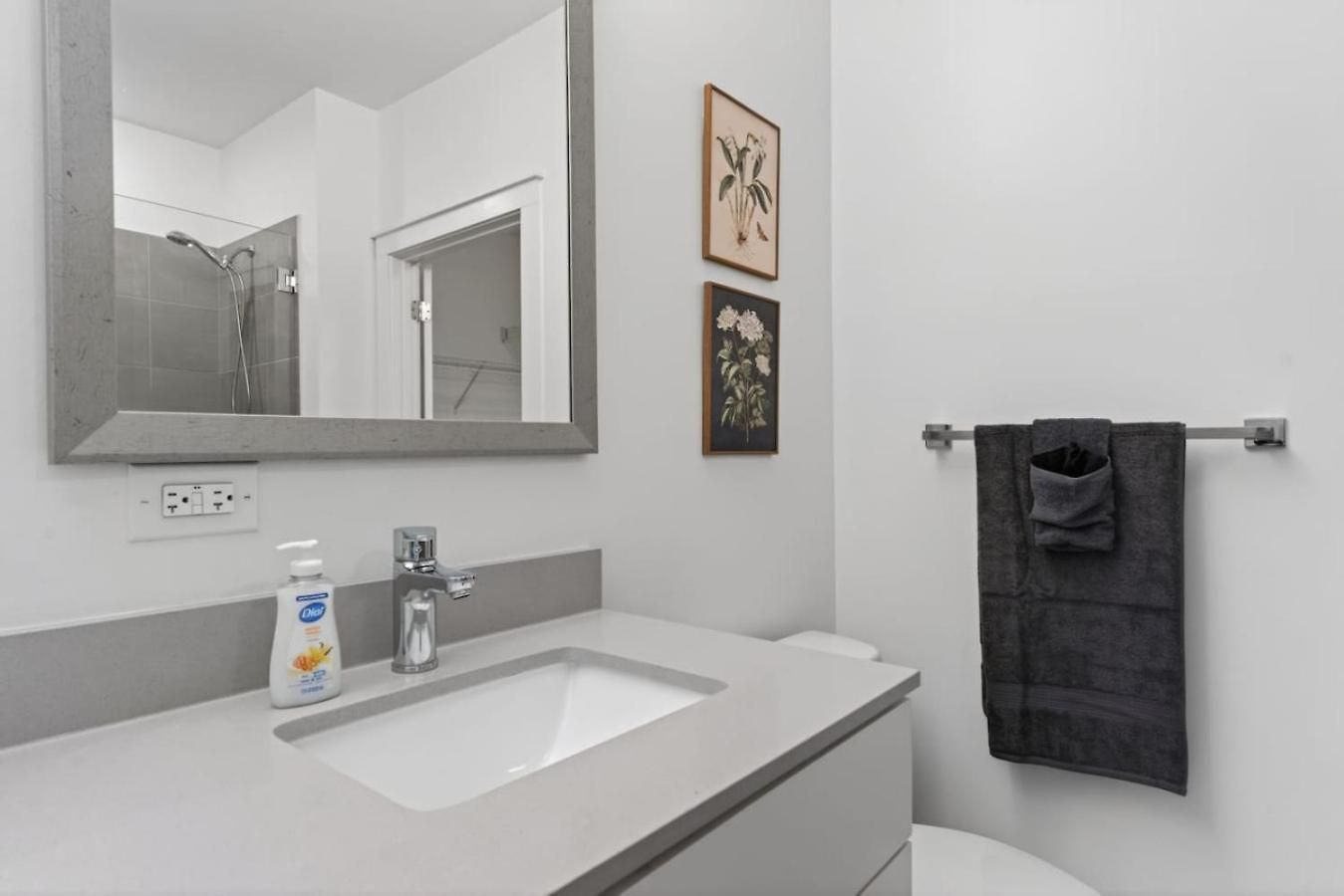 Apartment Queen Breeze - Parking, Pool, Walkable