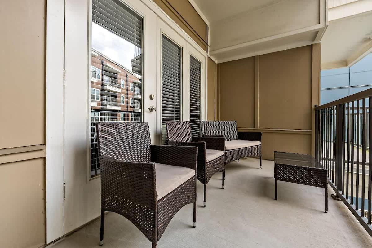 Midtown Gem Steps To Uptown & Queens Charlotte