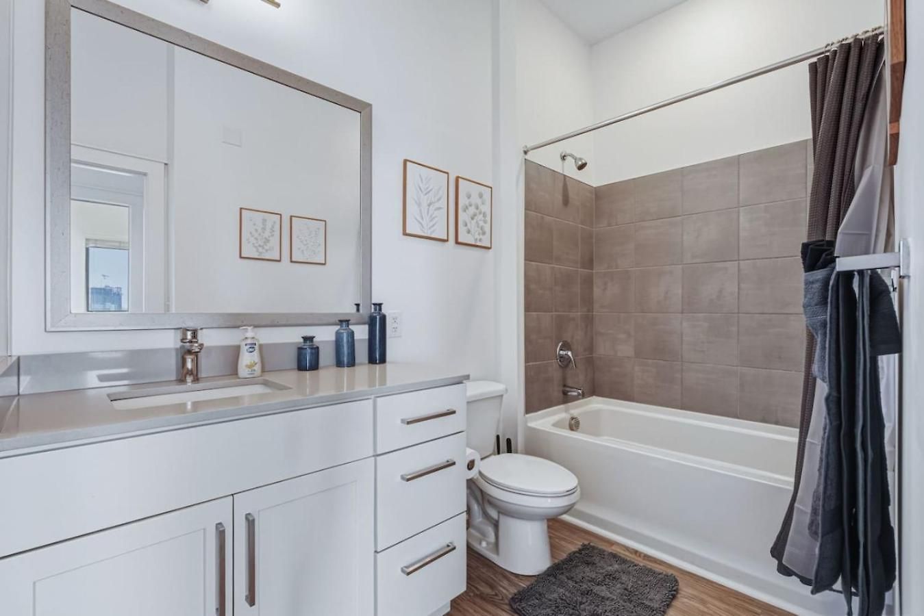 Blue Haven - Pool, Views, Free Parking Apartment Charlotte