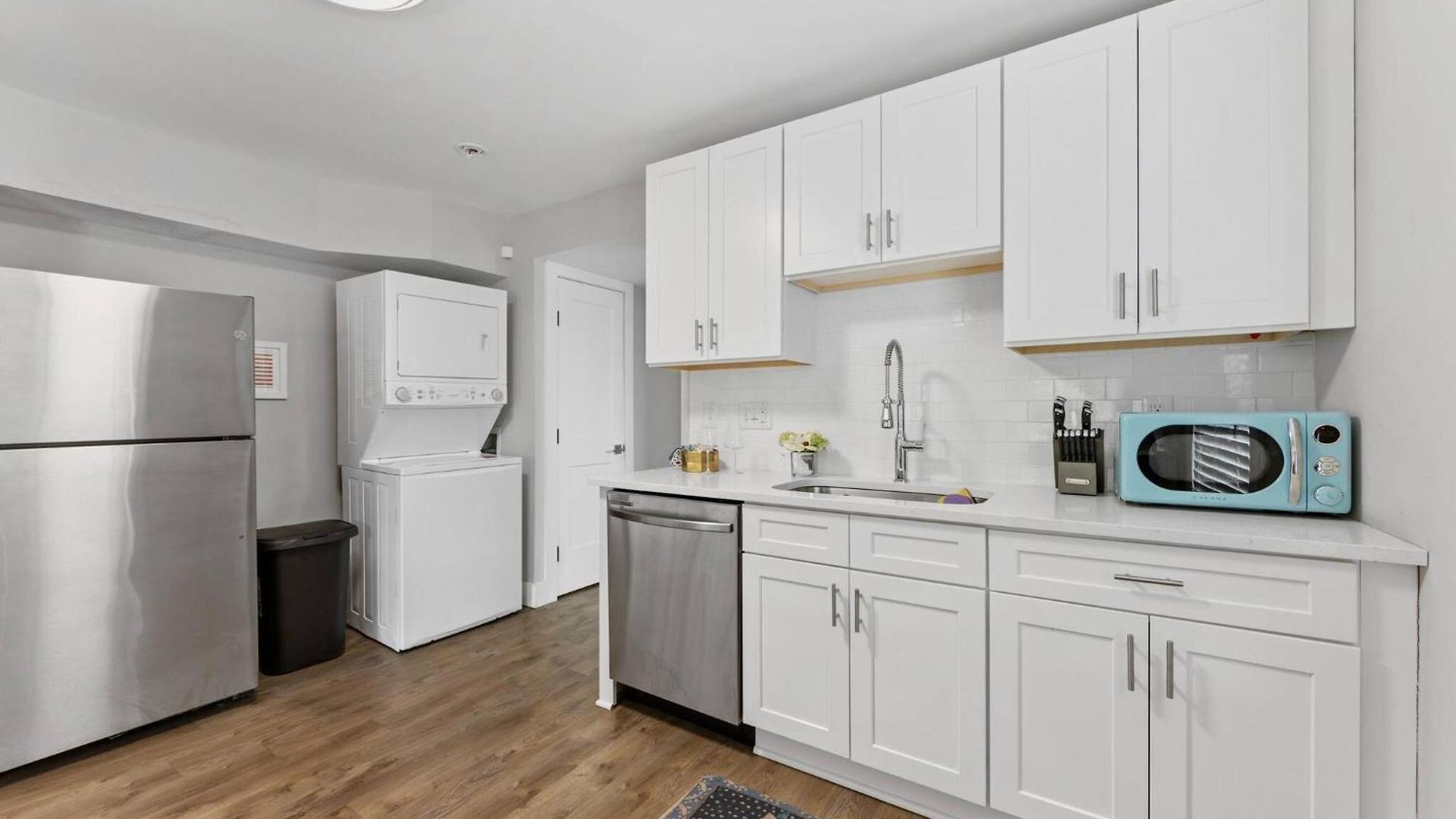 Optimist Abode 3: <7min To Noda-midwood-uptown Apartment *