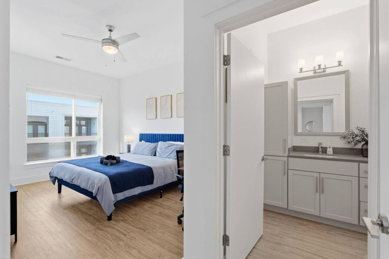 Skyline Retreat - Free Parking, Pool, Balcony *