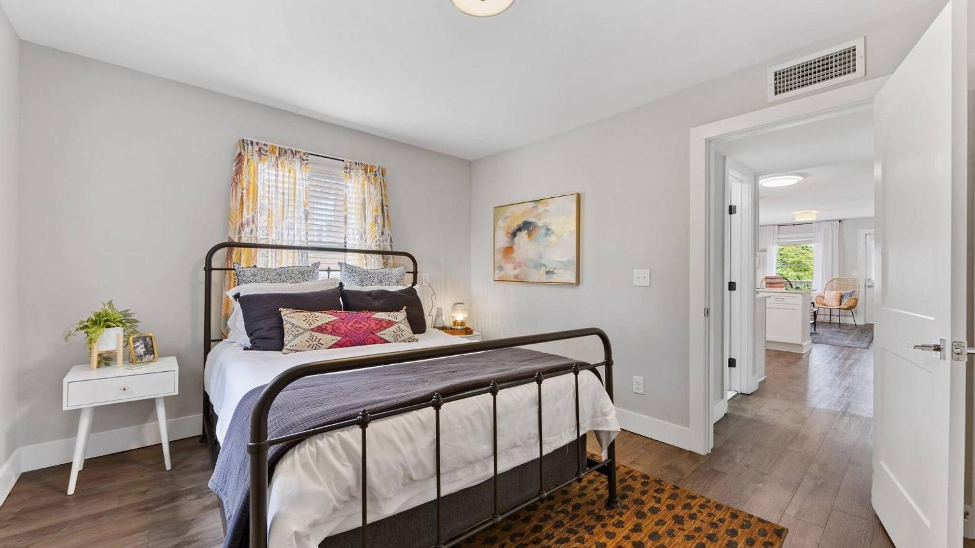 Optimist Abode 3: <7min To Noda-midwood-uptown Apartment *