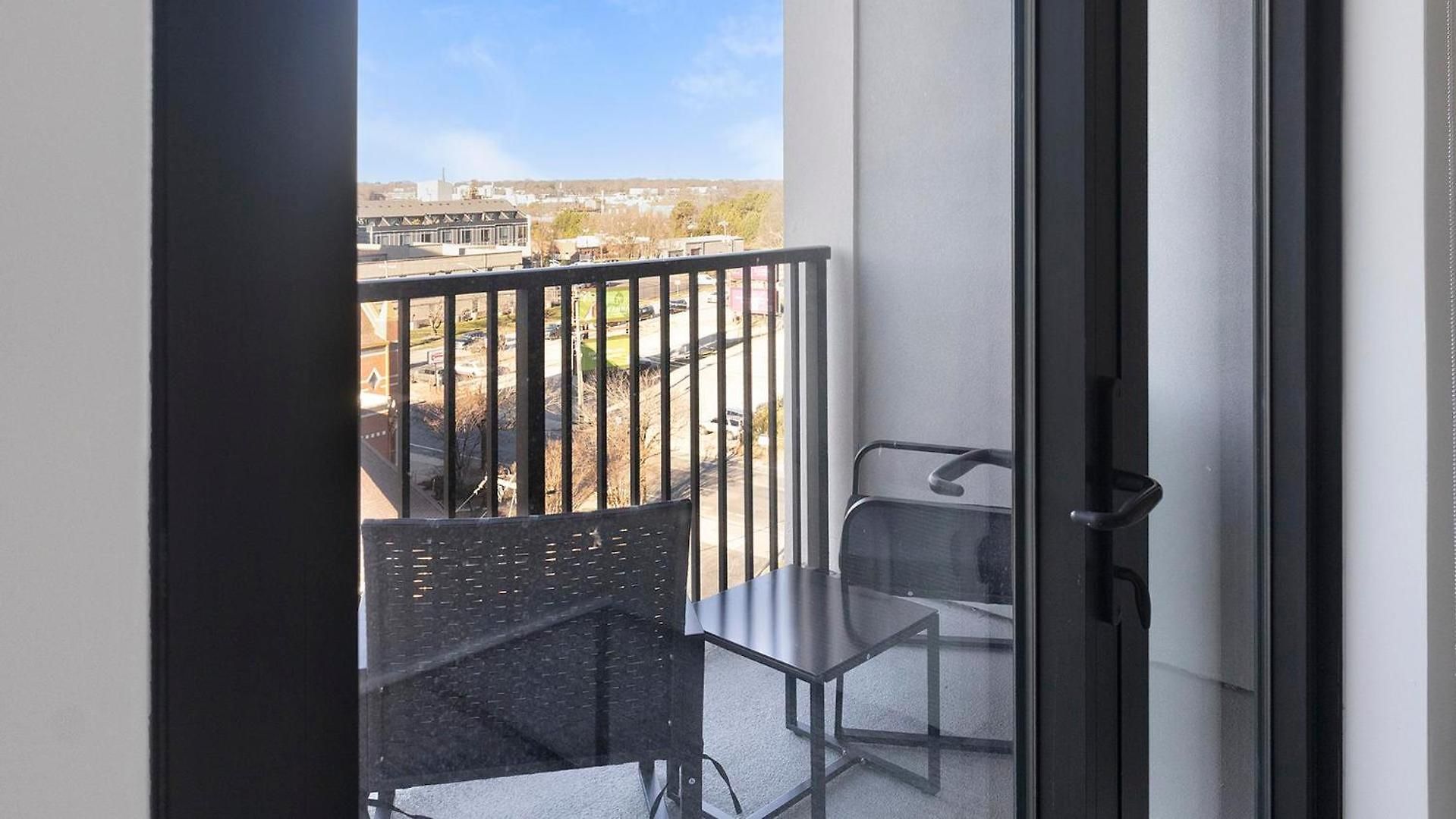 Landing - Bond On Mint Apartment Charlotte