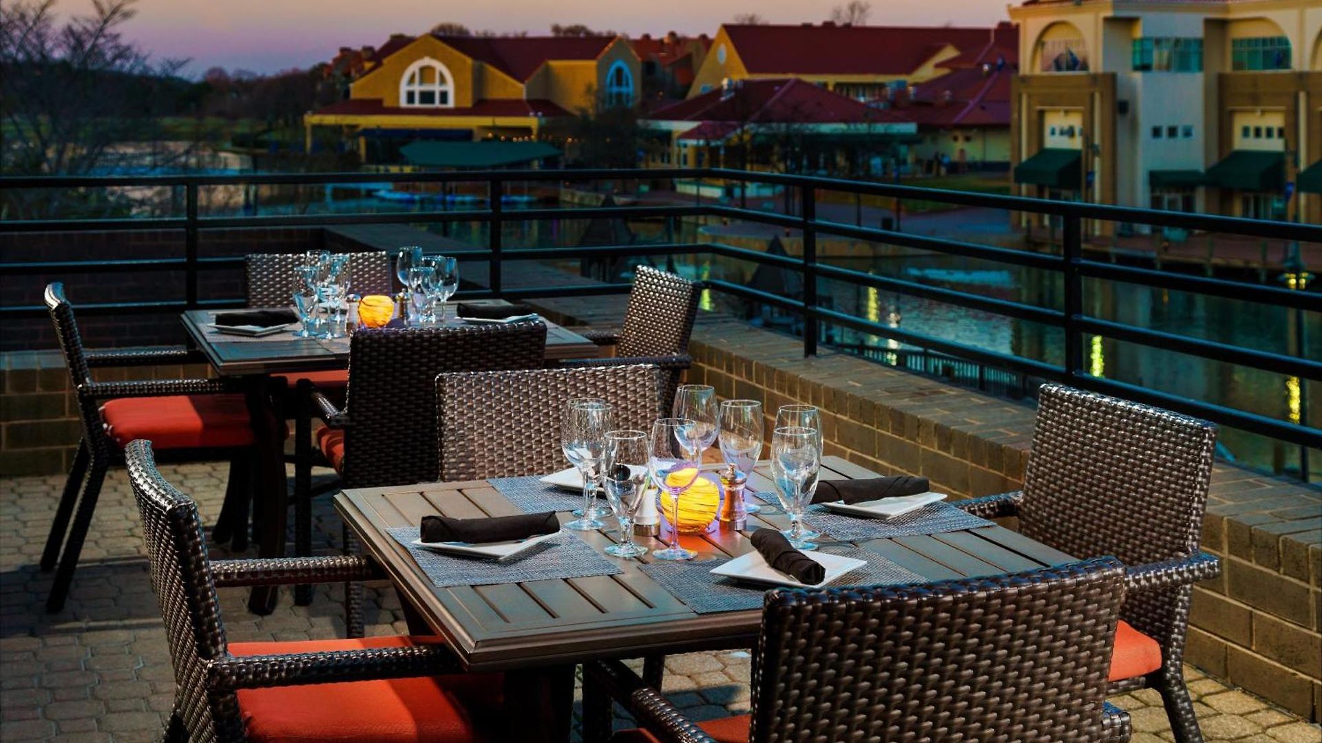Hilton Place Hotel 3*