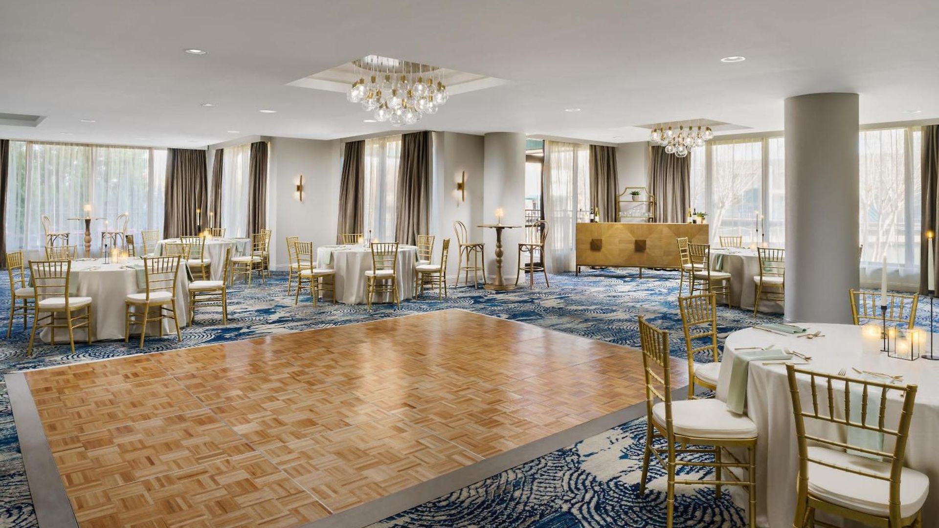 Hilton Place Hotel 3*