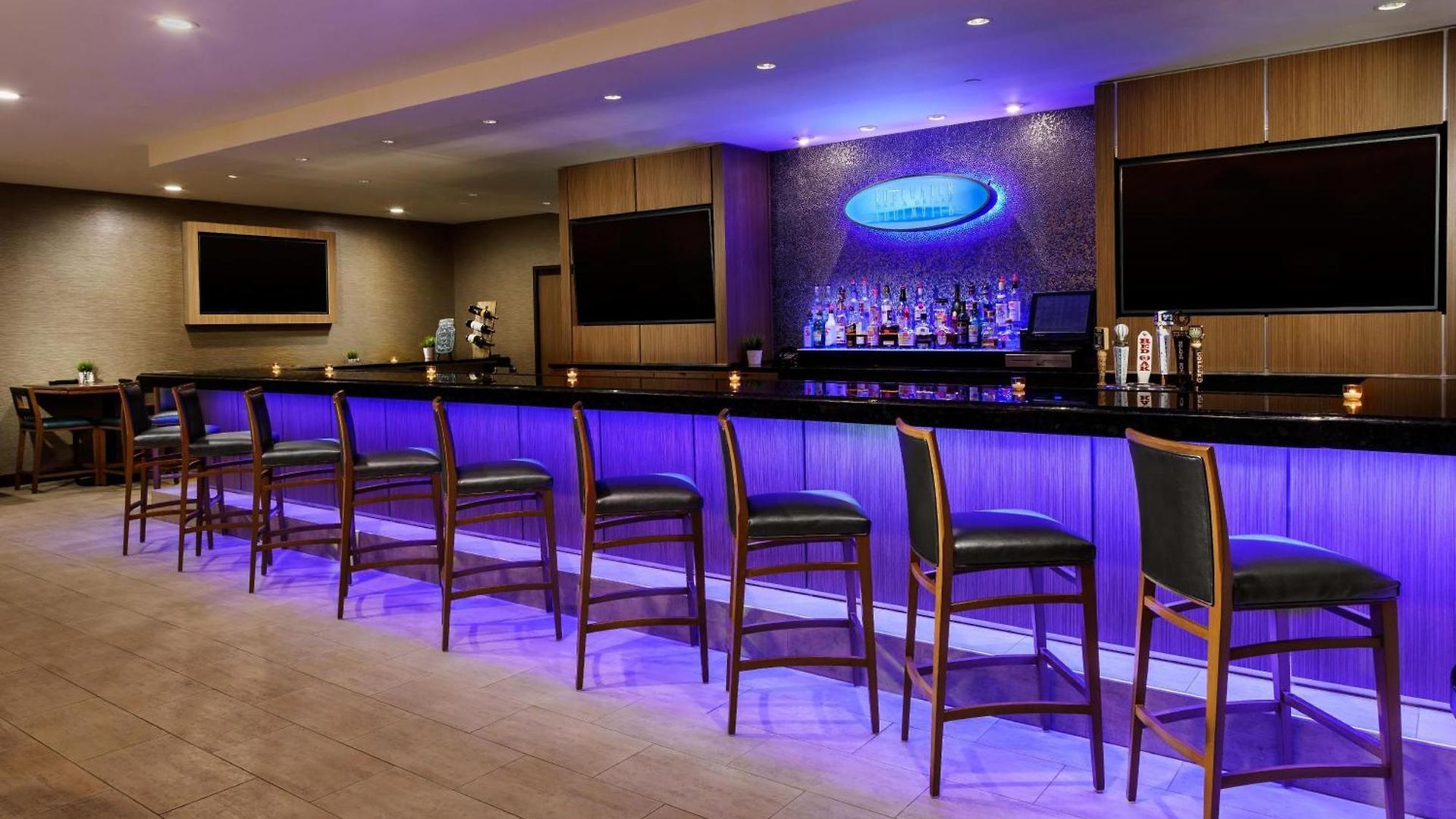 Hilton Place Hotel 3*