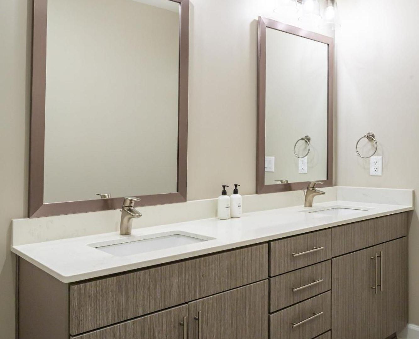 Kasa Freemorewest Charlotte