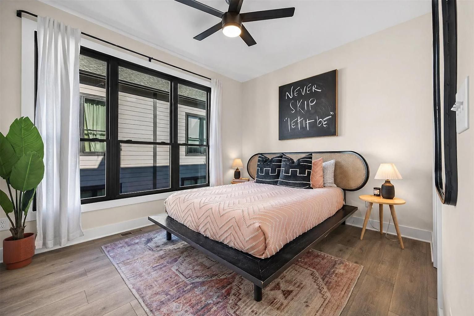 Rooftop King Beds Near Light Rail & Loso * Charlotte