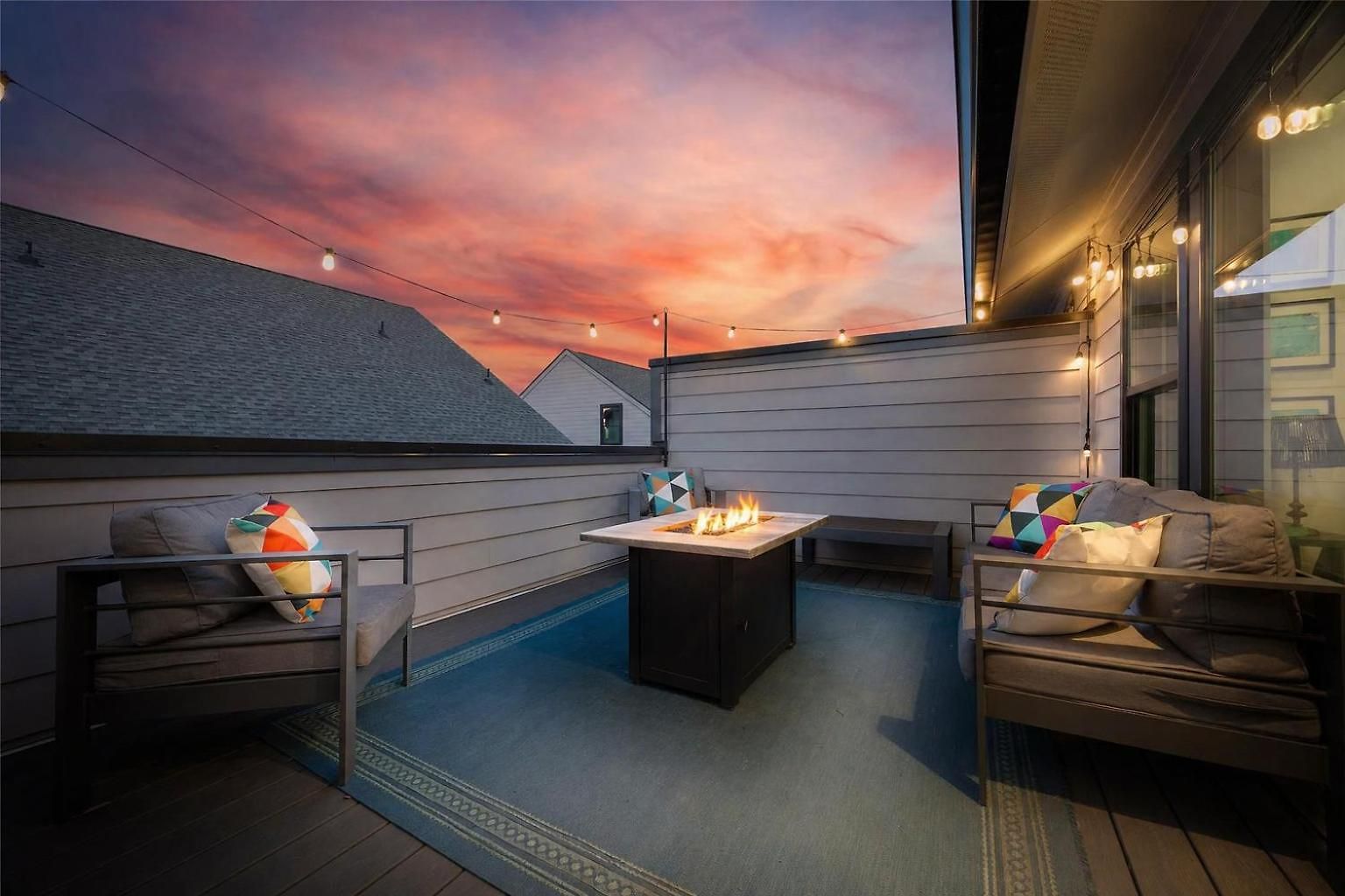 Holiday home Rooftop King Beds Near Light Rail & Loso