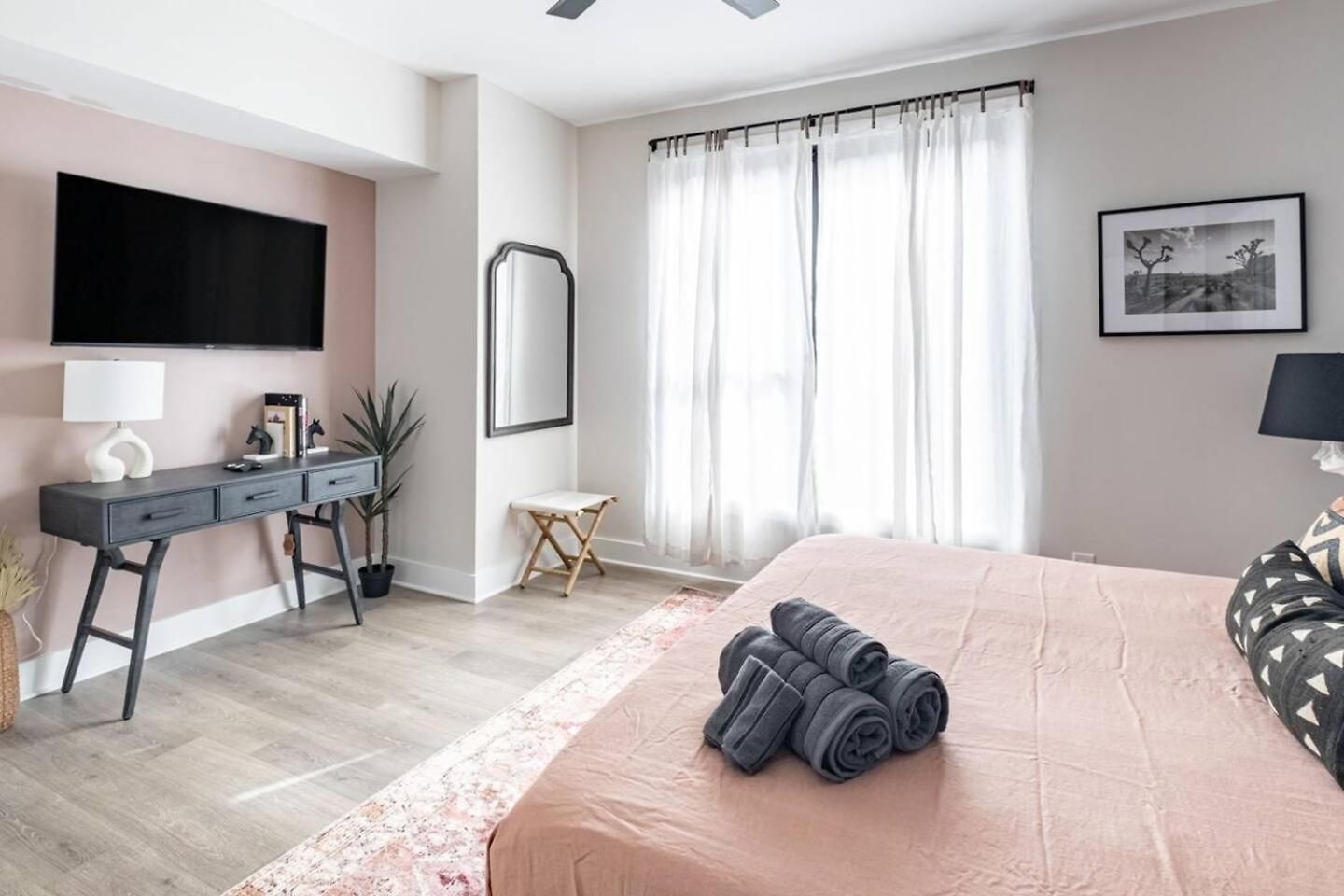 Rooftop King Beds Near Light Rail & Loso Holiday home *