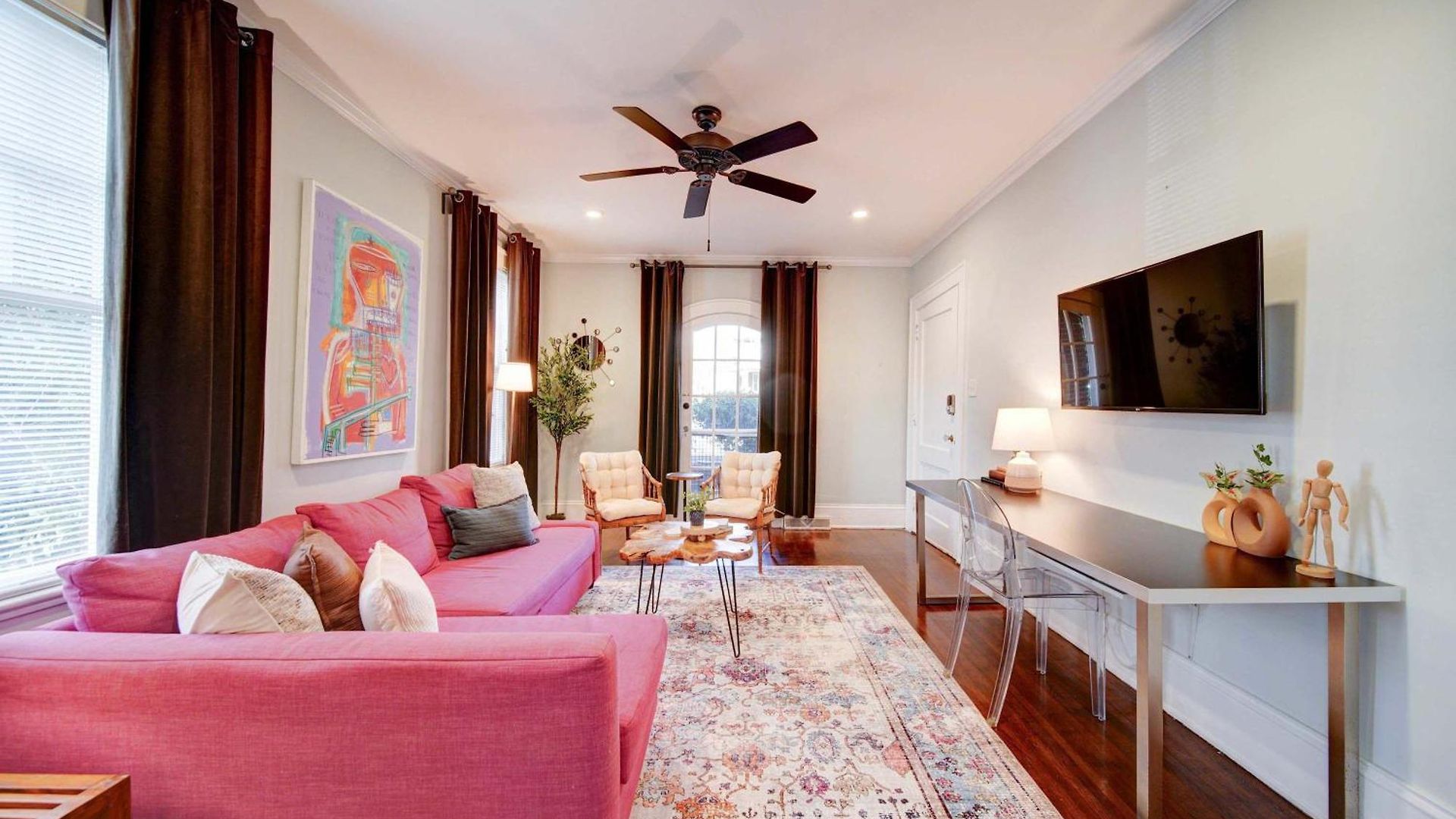 Holiday home Retro 1br In Elizabeth With Porch & Eclectic Design Charlotte