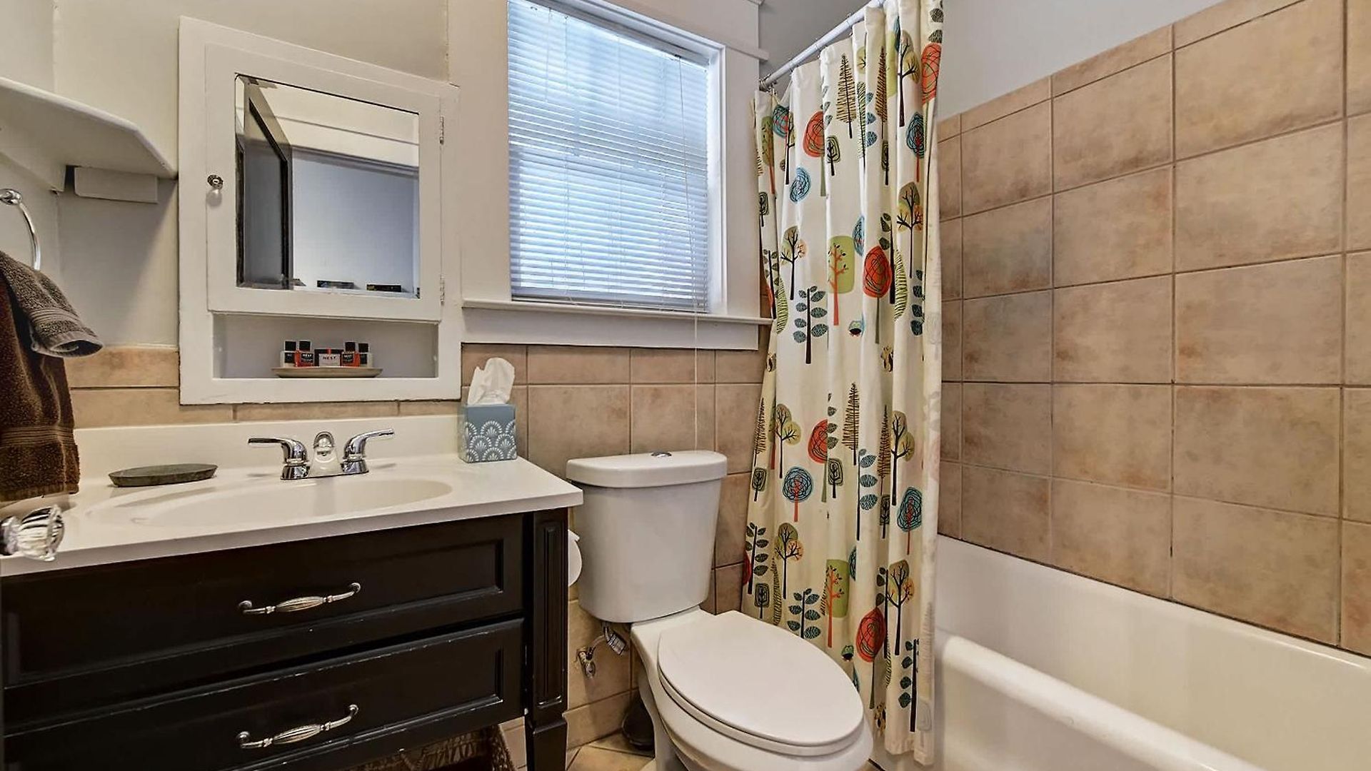 Bright And Restful 2br Near Uptown With Balcony Charlotte