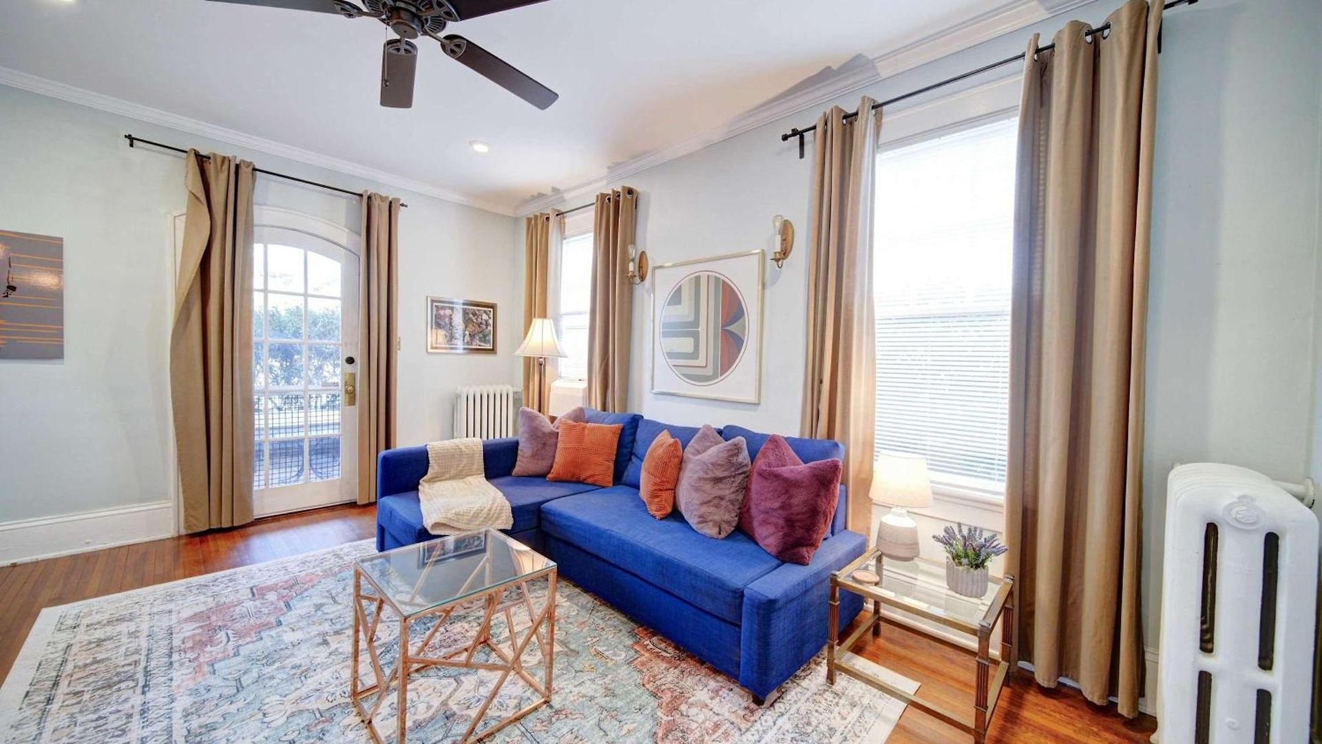 Elegant And Colorful 1br With Covered Porch Holiday home