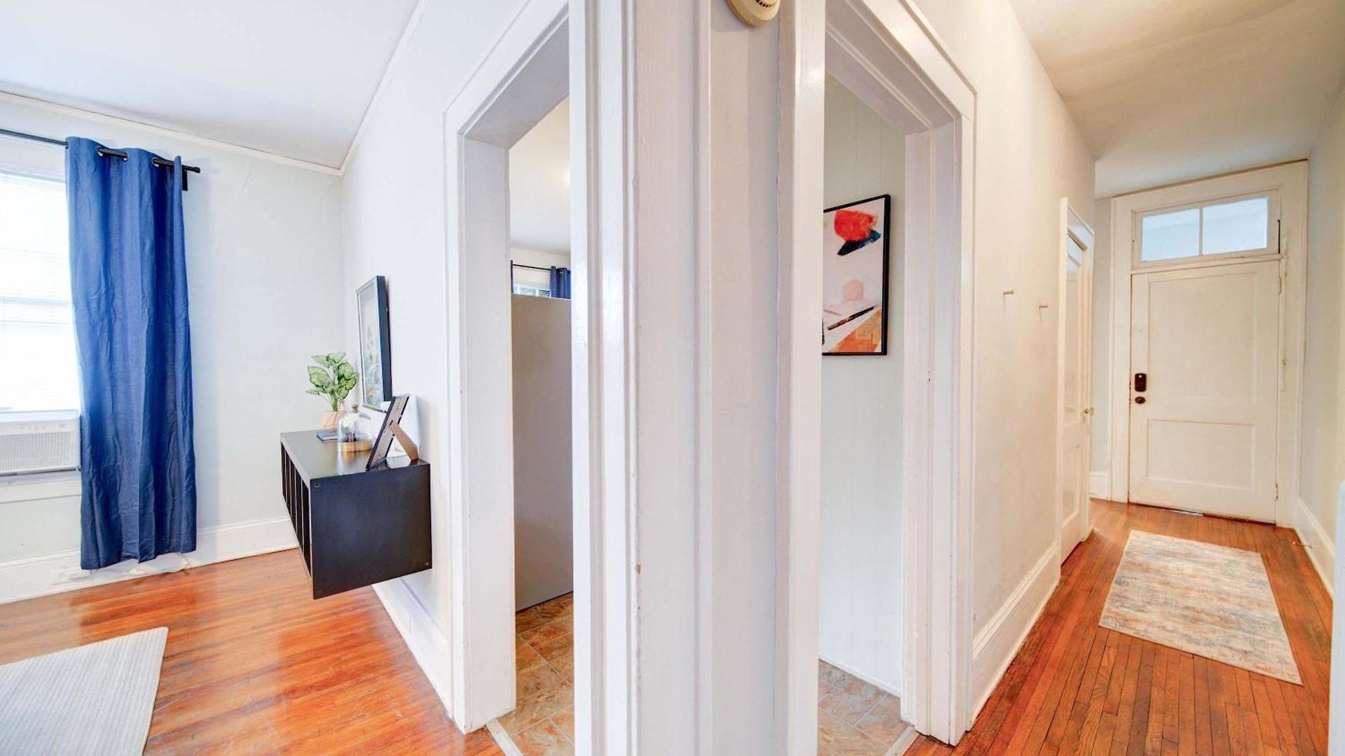 Holiday home Elegant And Colorful 1br With Covered Porch