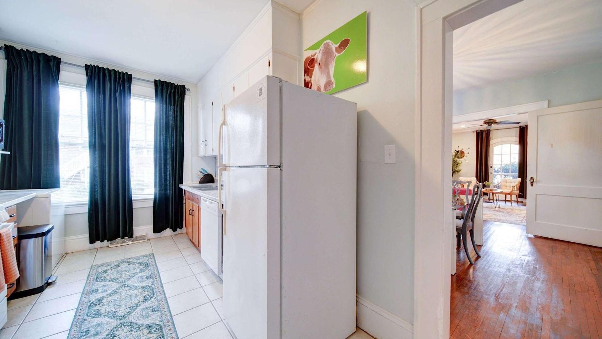 Retro 1br In Elizabeth With Porch & Eclectic Design Holiday home Charlotte