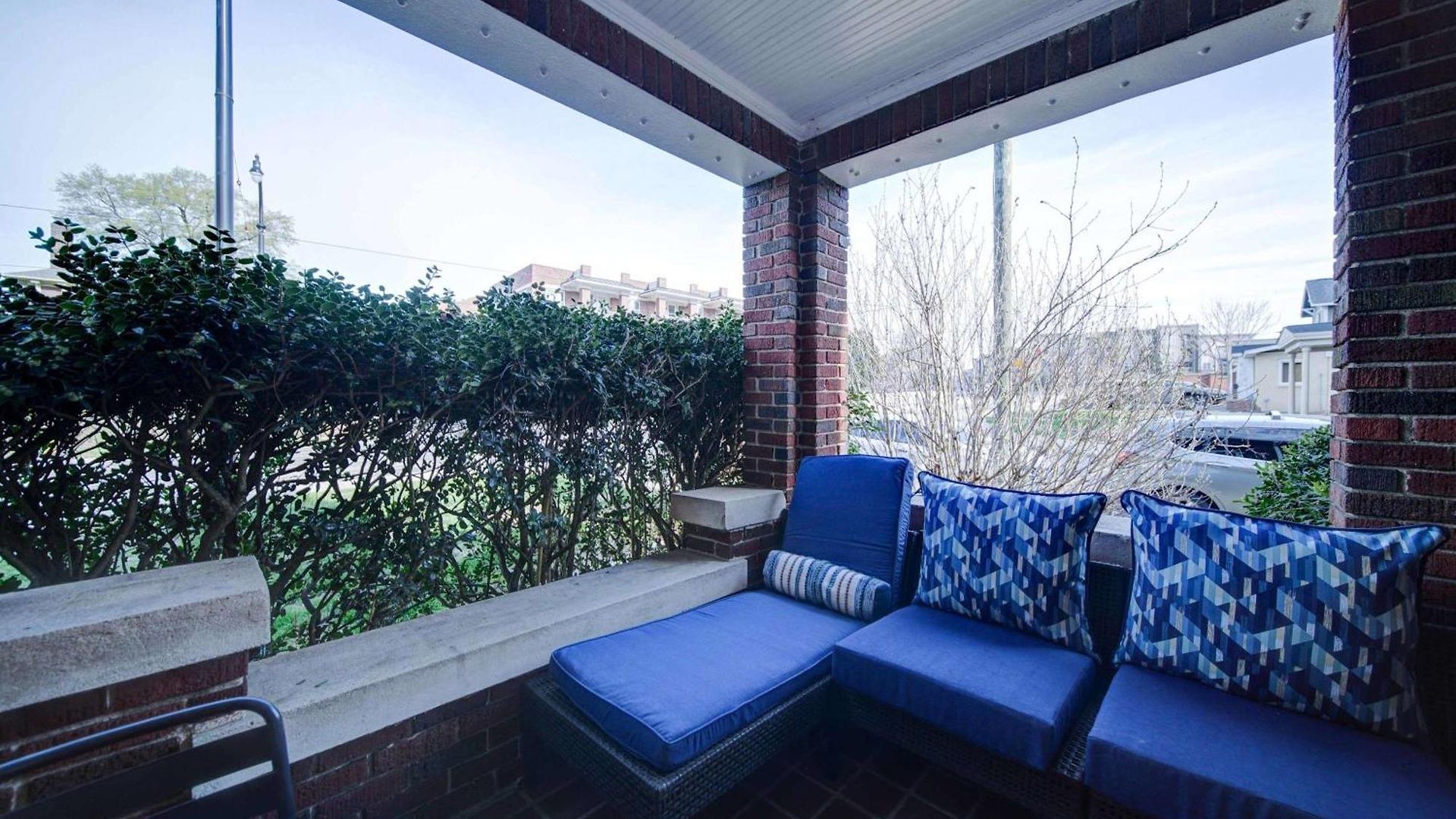 Elegant And Colorful 1br With Covered Porch * Charlotte