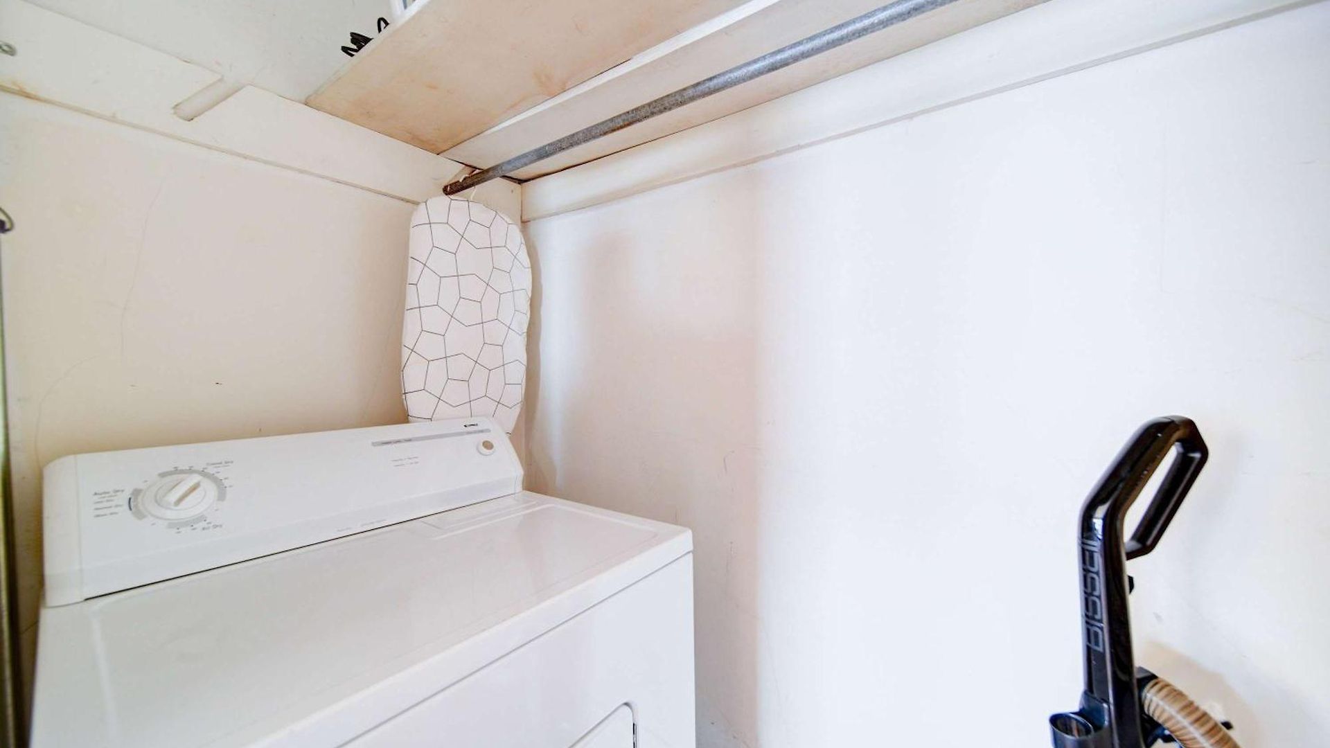 Elegant And Colorful 1br With Covered Porch *