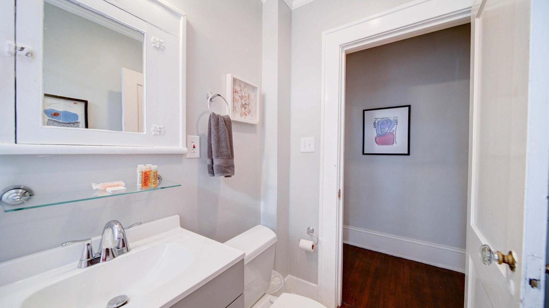 Retro 1br In Elizabeth With Porch & Eclectic Design Charlotte