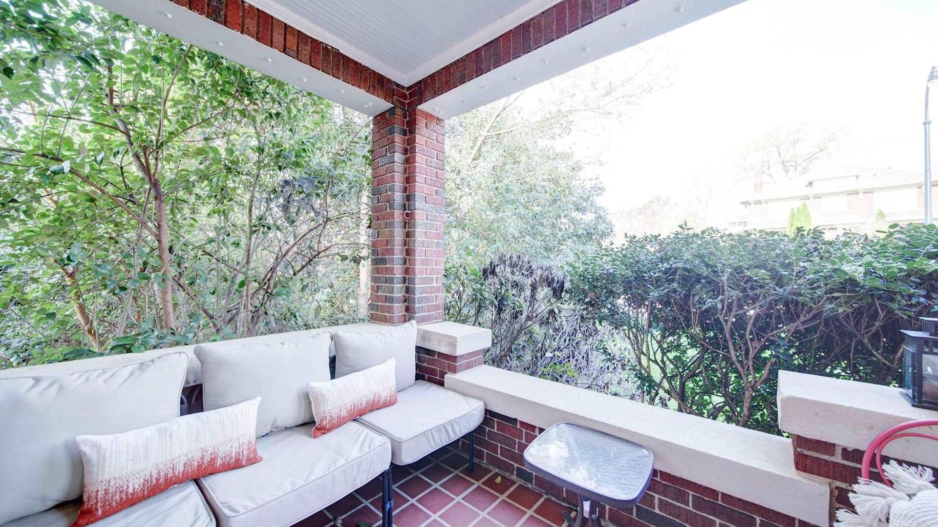 Holiday home Retro 1br In Elizabeth With Porch & Eclectic Design *