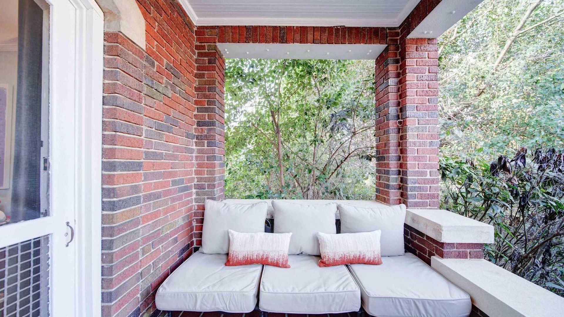 Retro 1br In Elizabeth With Porch & Eclectic Design Charlotte