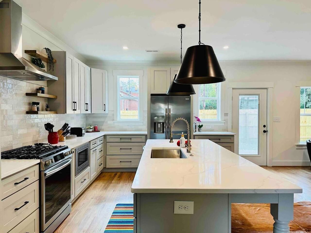 Bold Uptown Retreat - Hot Tub - 6 Beds Holiday home *