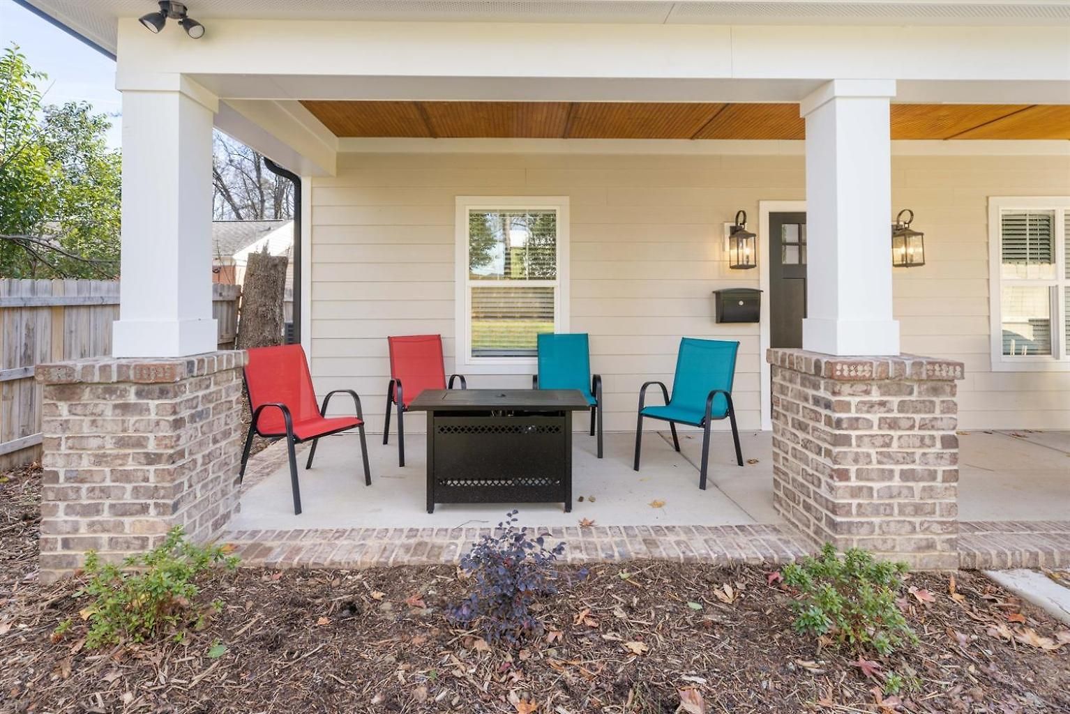 Holiday home Bold Uptown Retreat - Hot Tub - 6 Beds *