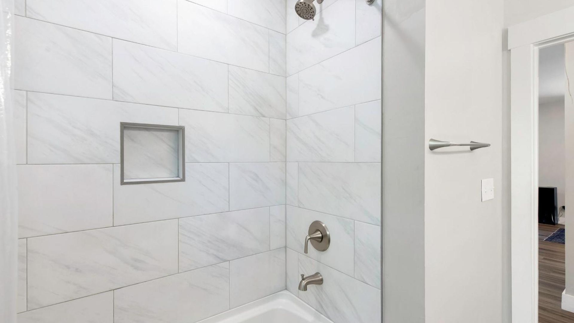 Holiday home 4 Bedroom With Hot Tub, Corn Hole, & Smart Tv! Minutes To Uptown, Airport, Dining And Entertainment - Charlotte