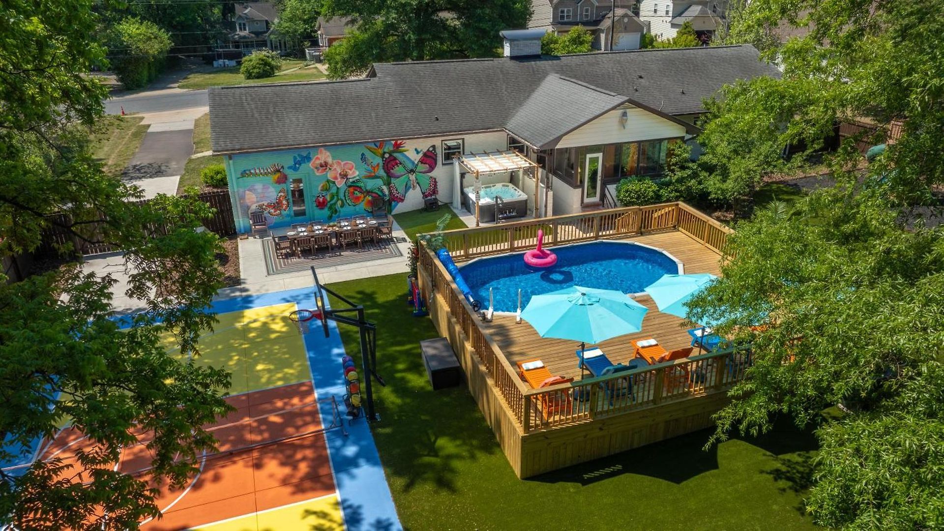Pool Oasis With Hot Tub, Pickleball Court And Games Near Uptown Holiday home Charlotte