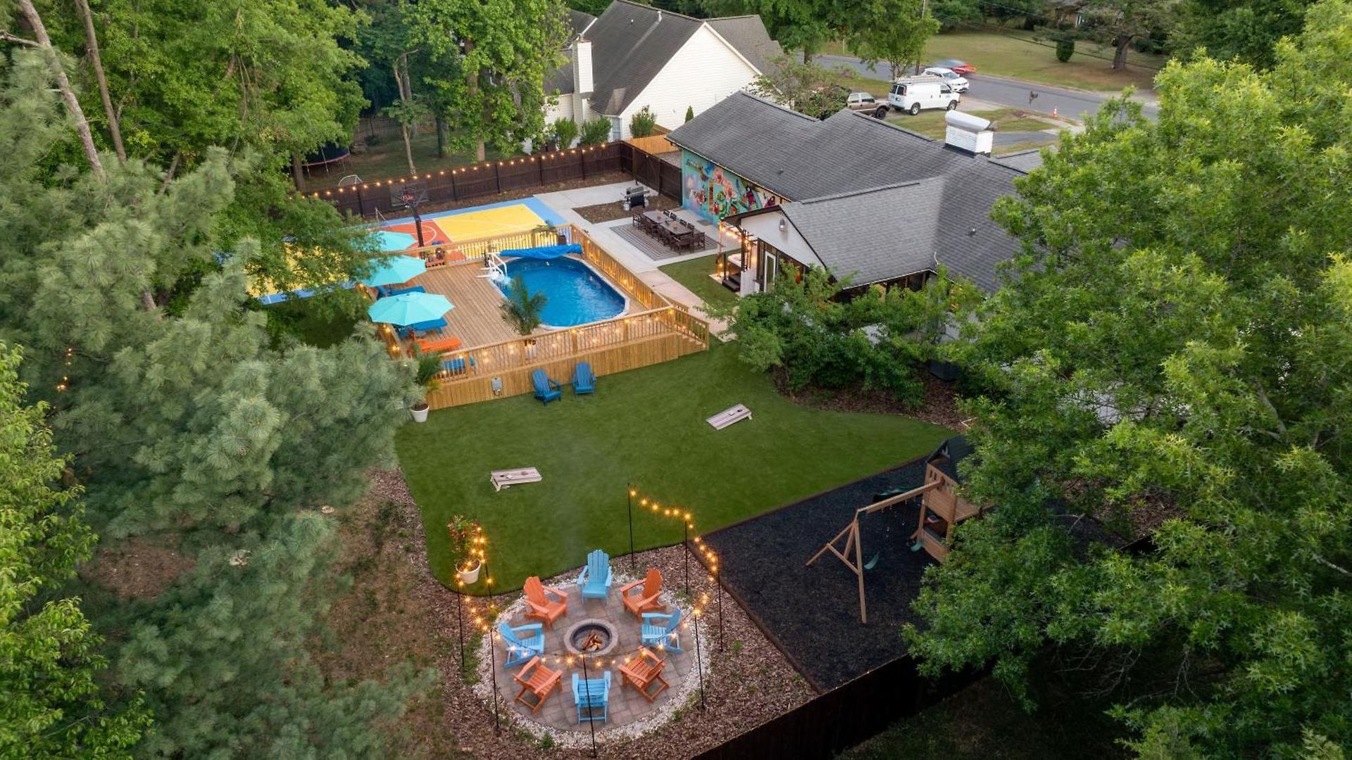 Pool Oasis With Hot Tub, Pickleball Court And Games Near Uptown Holiday home Charlotte