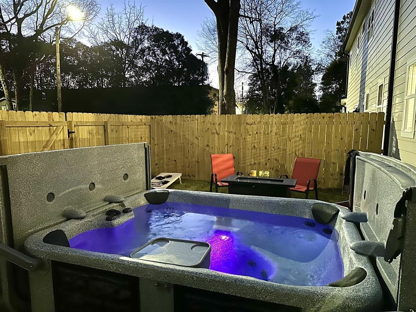 Hot Tub Fire Pit Chefs Kitchen Near Uptown Holiday home Charlotte