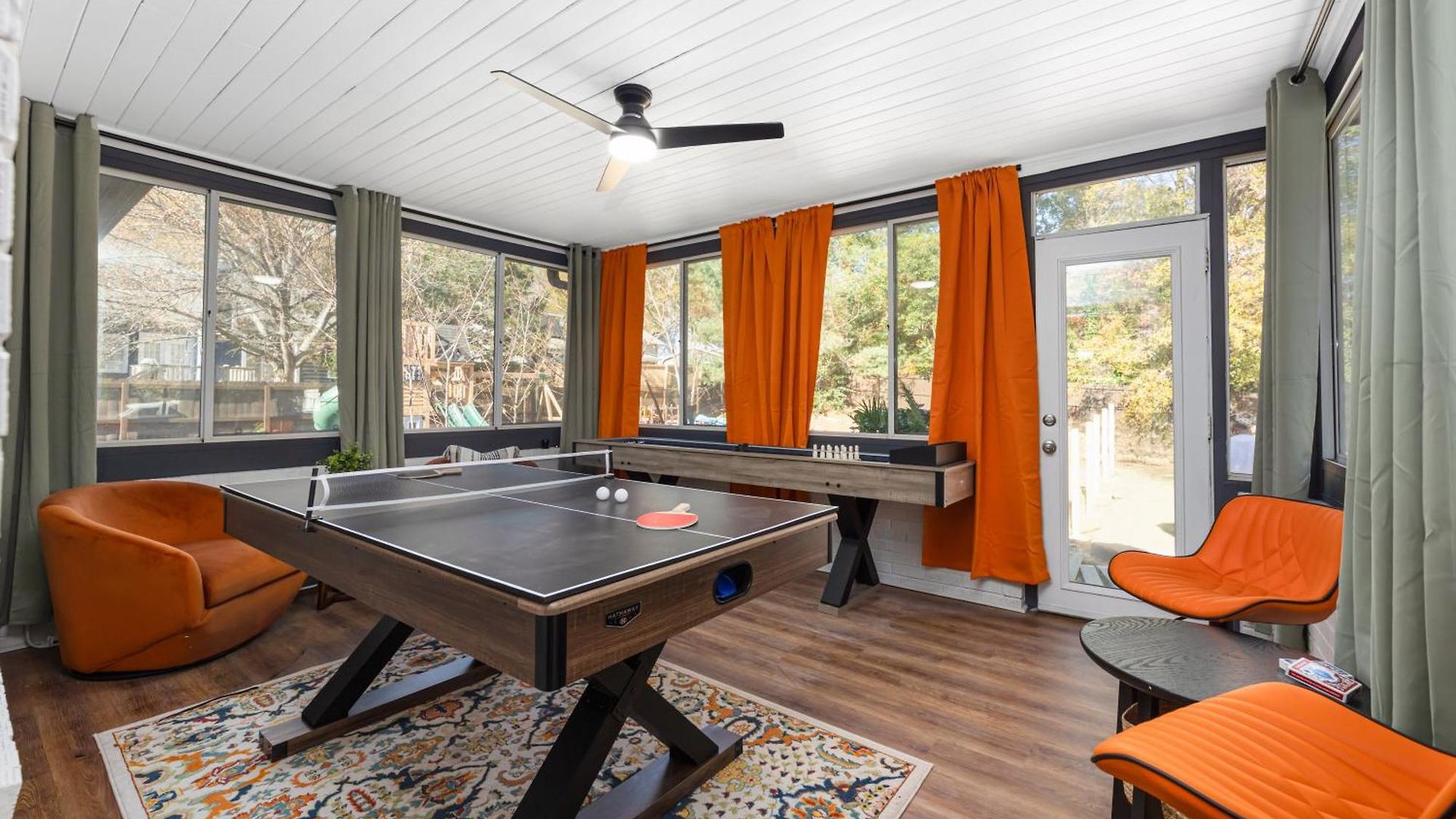 Pool Oasis With Hot Tub, Pickleball Court And Games Near Uptown Holiday home *