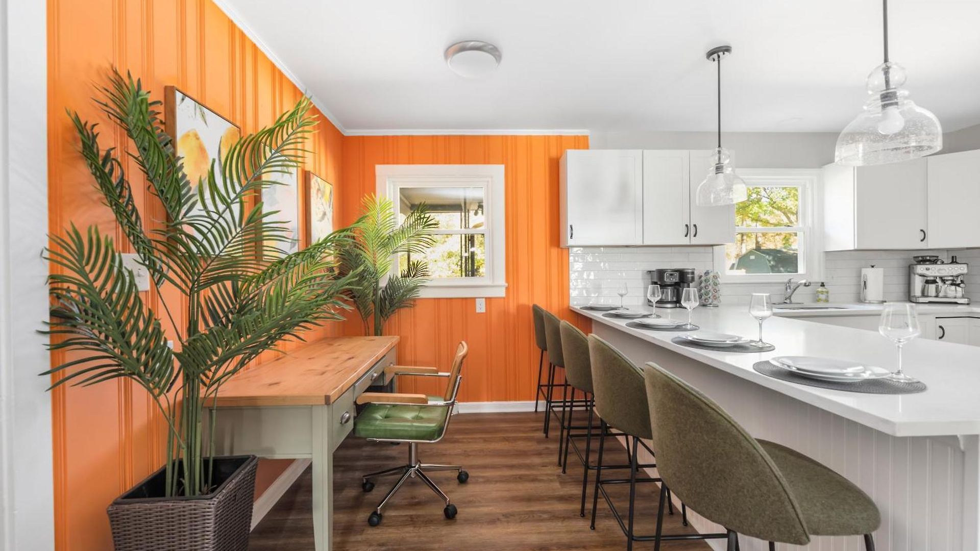 Holiday home Pool Oasis With Hot Tub, Pickleball Court And Games Near Uptown