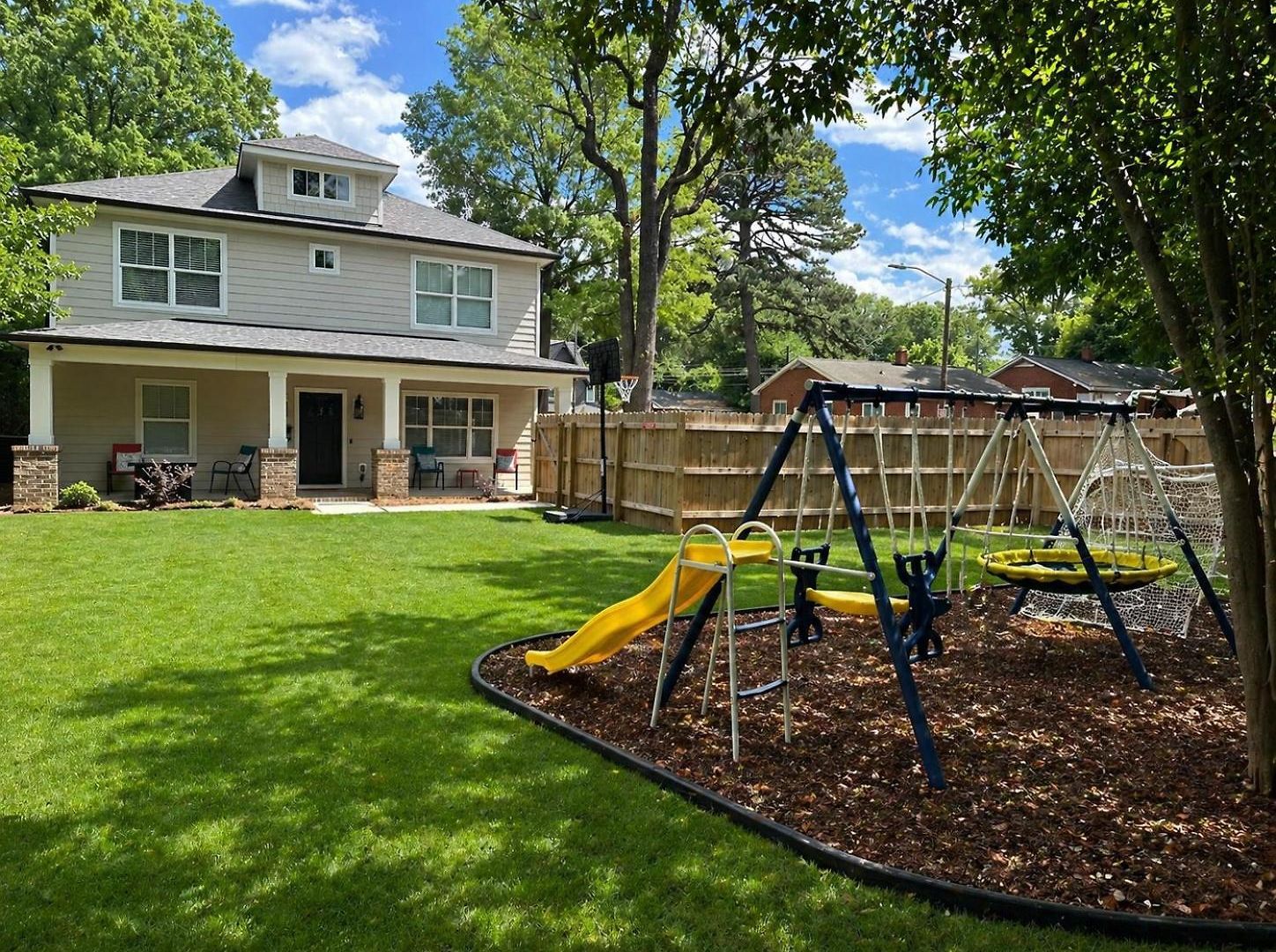 Bold Uptown Retreat - Hot Tub - 6 Beds Holiday home Charlotte